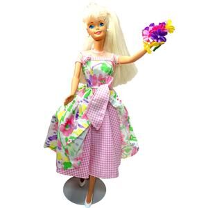 1996 Vintage Spring Petals Barbie Avon Special Edition
